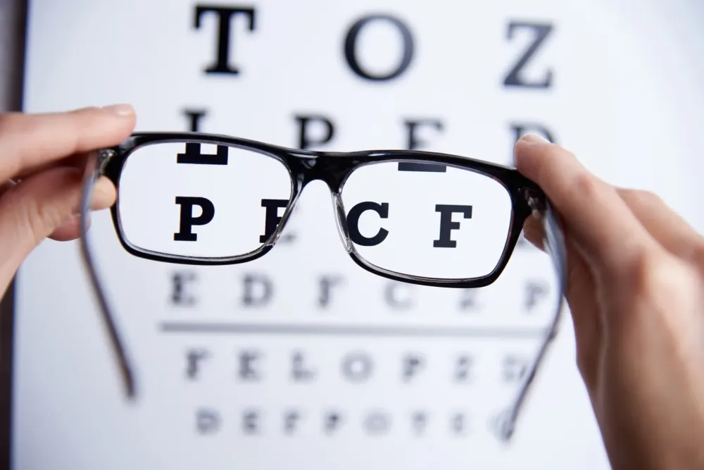 Examen de la vue près de Mons en Baroeul