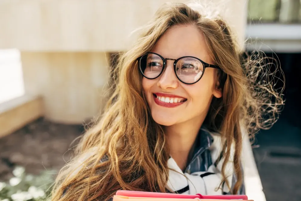 Lunettes femme près de Mons en Baroeul